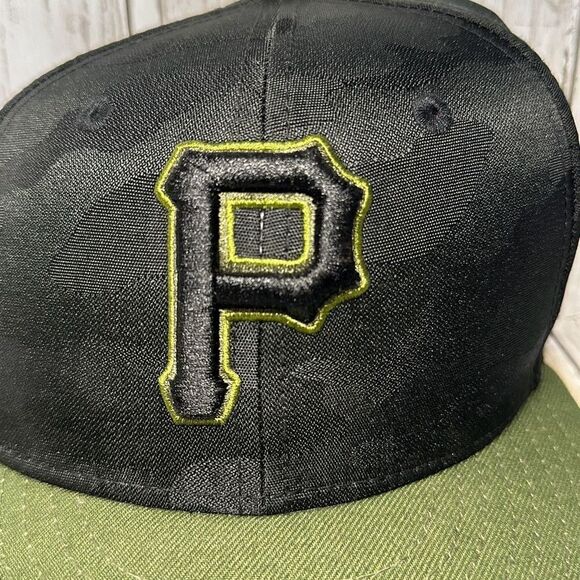 New Era Black Pittsburgh Pirates 2018 Memorial Day on Field 59Fifty SnapBack Cap - Picture 2 of 10